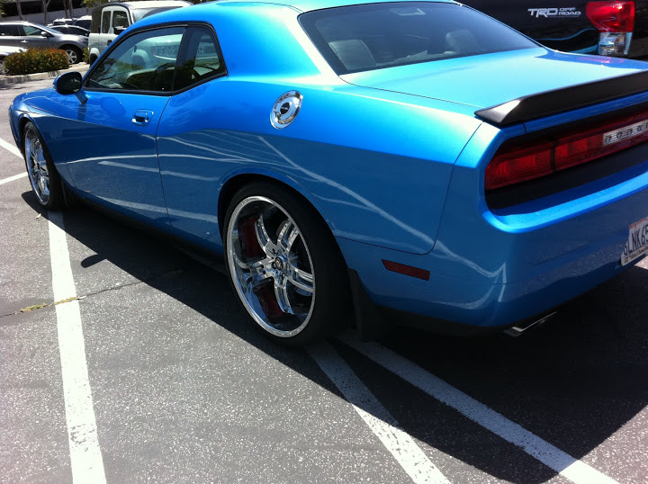 photo 2 Dodge Challenger custom wheels Lorenzo W26  22x8.5, ET , tire size 245/ R22. 22x10.0 ET 285/ R22