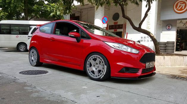 photo 1 Ford Fiesta custom wheels Turbomac 17x8.0, ET +42, tire size X R17. x ET