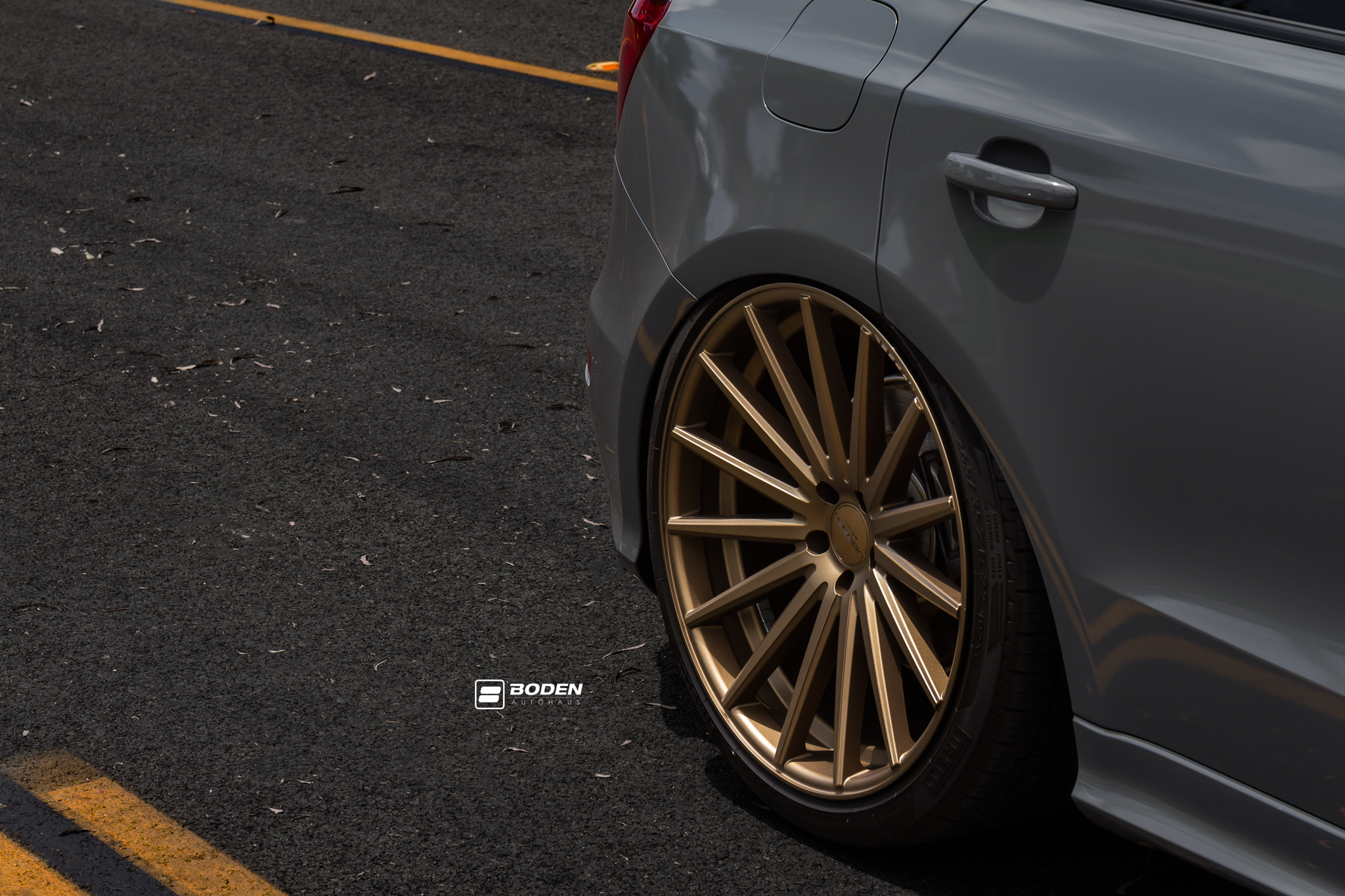 photo 3 Audi Q5 custom wheels Vossen  22x10.5, ET +30, tire size 265/35 R22. x ET 