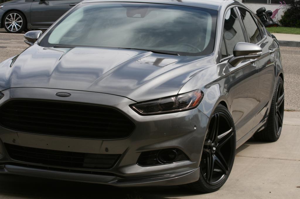 photo 1 Ford Fusion custom wheels XO Luxury 20x8.5, ET +40, tire size 255/35 R20. x ET