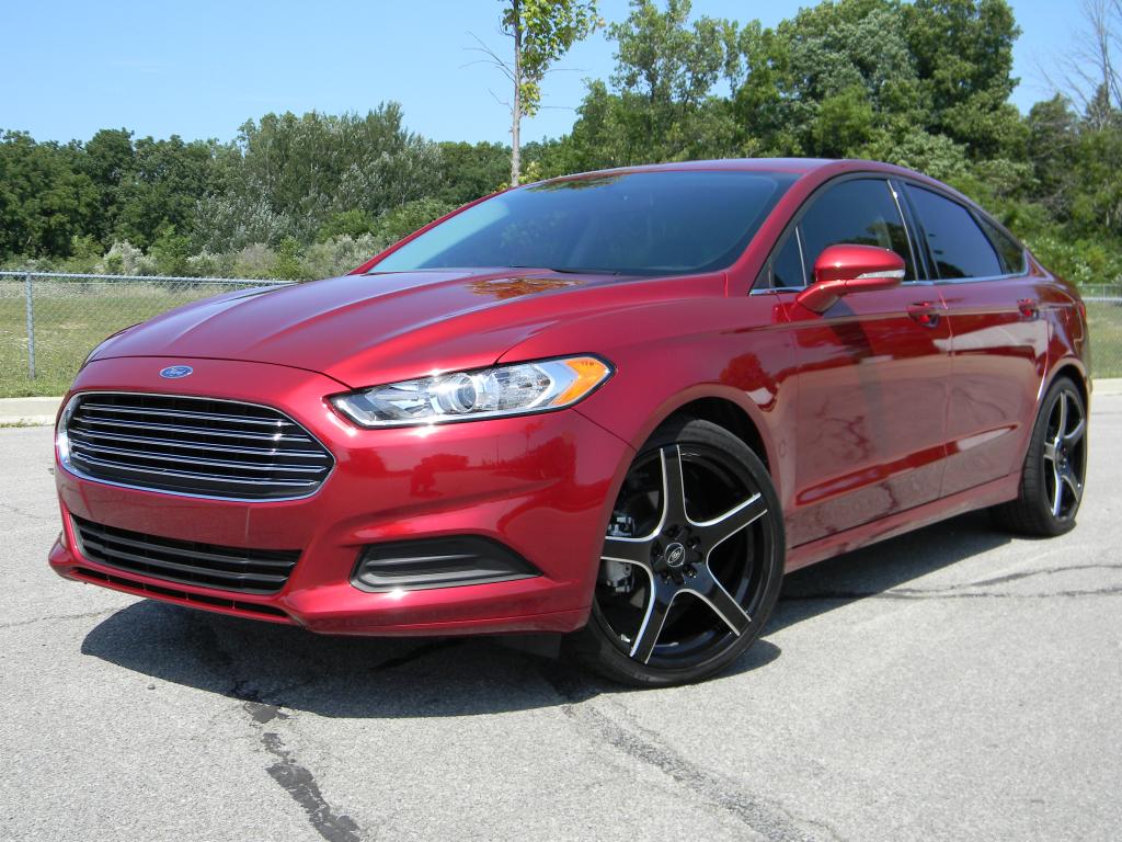 photo 2 Ford Fusion custom wheels Motiv Luxury Maranello 410BM 20x8.5, ET , tire size 245/35 R20. x ET