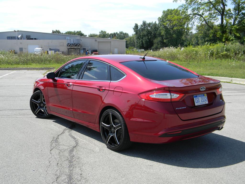 photo 3 Ford Fusion custom wheels Motiv Luxury Maranello 410BM 20x8.5, ET , tire size 245/35 R20. x ET