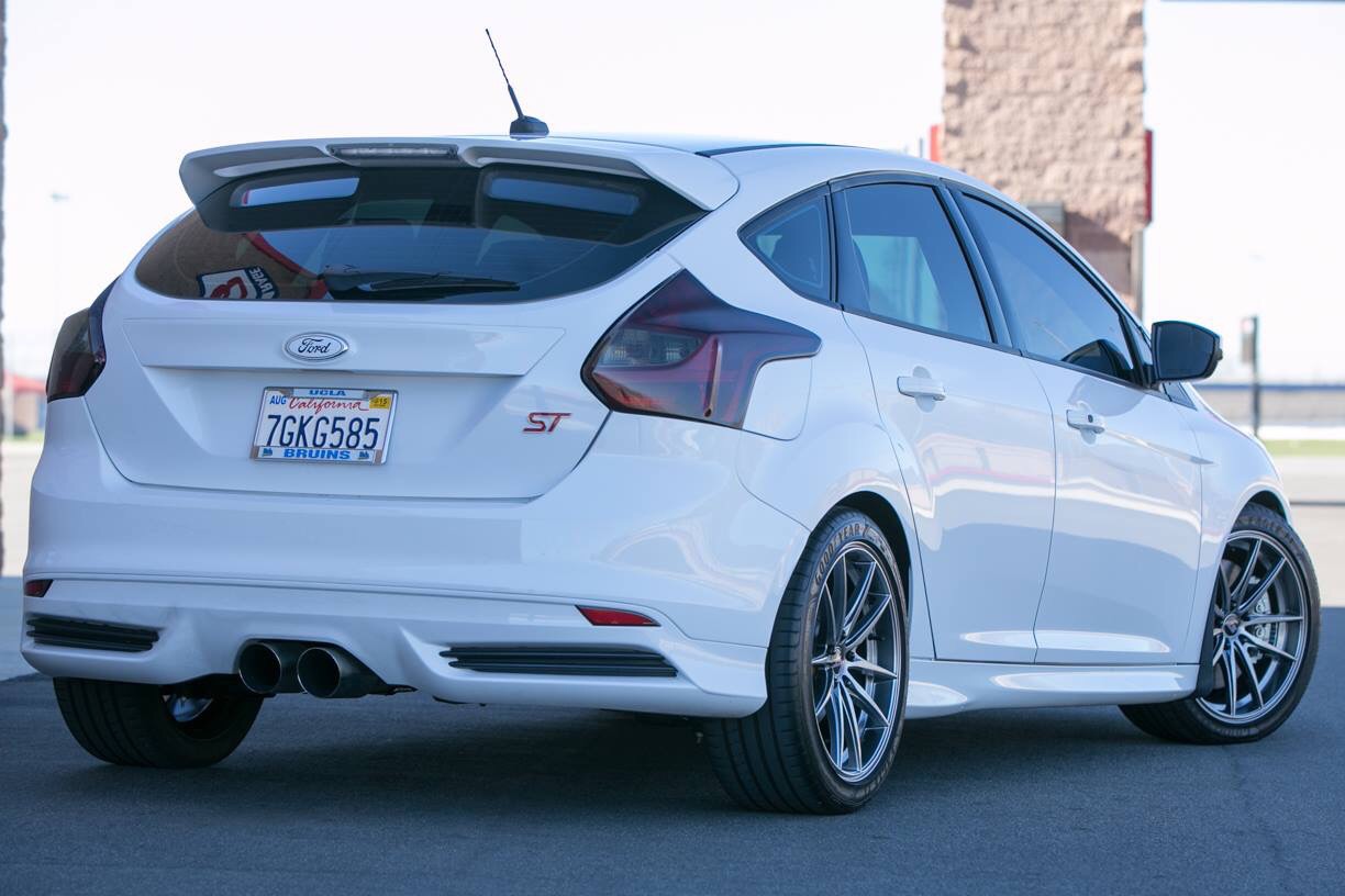 photo 1 Ford Focus ST custom wheels Konig Oversteers 18x8.0, ET +45, tire size 235/40 R18. x ET 