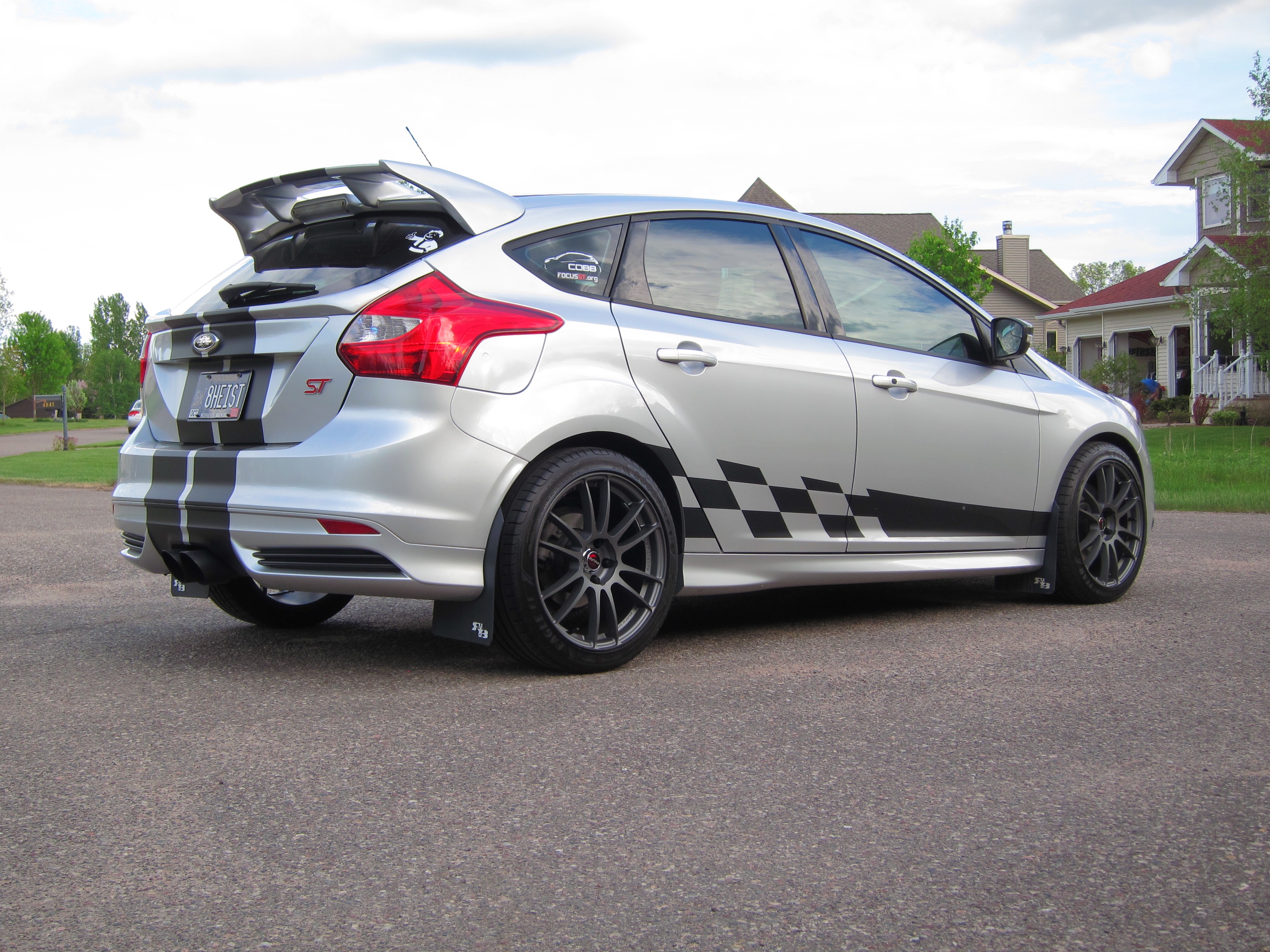 photo 1 Ford Focus ST custom wheels Gram Lights 57Xtreme 18x8.5, ET +33, tire size X R18. x ET 