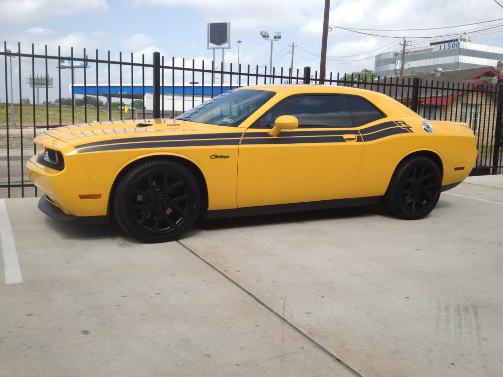 photo 2 Dodge Challenger custom wheels OEM Dodge Viper 20x9.0, ET +18, tire size 275/40 R20. 20x10.0 ET+18 315/35 R20