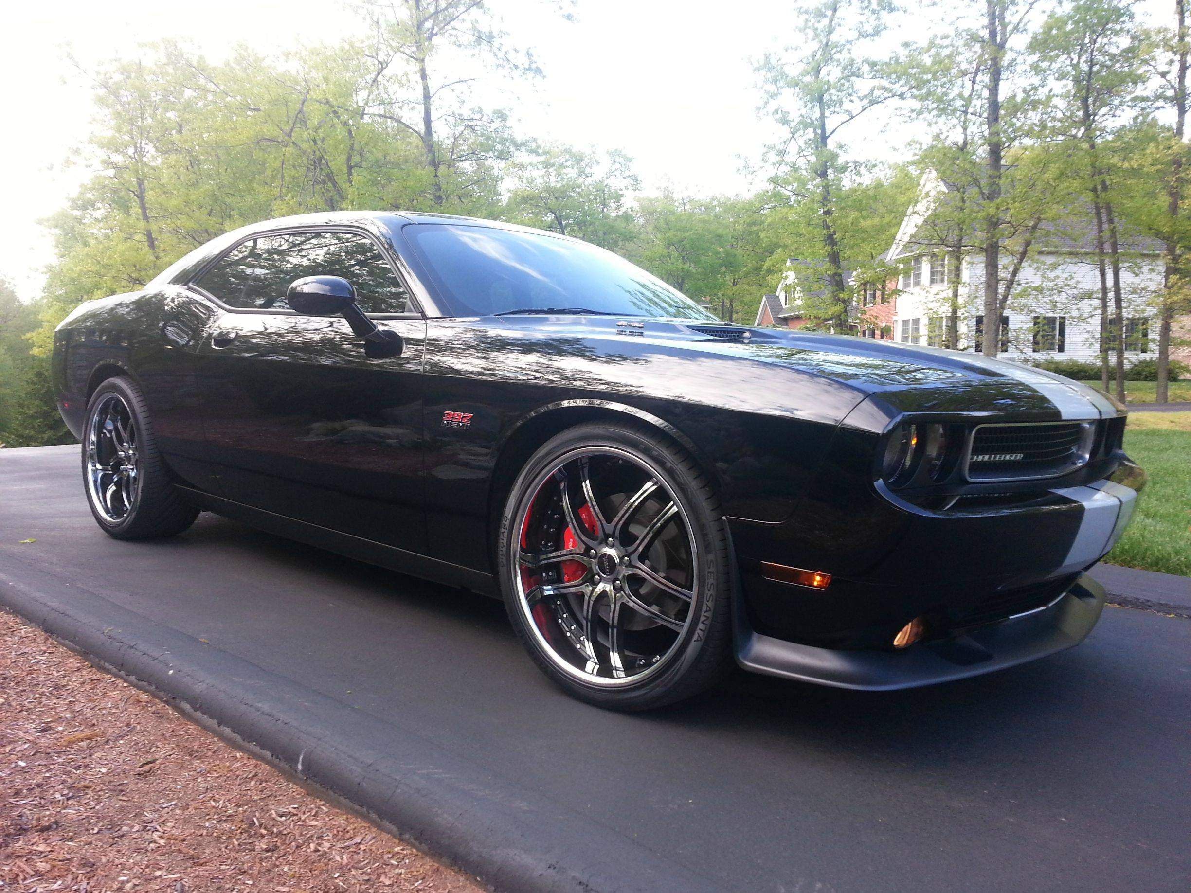 photo 2 Dodge Challenger custom wheels   22x9.0, ET , tire size 265/35 R22. 22x10.5 ET 315/30 R22