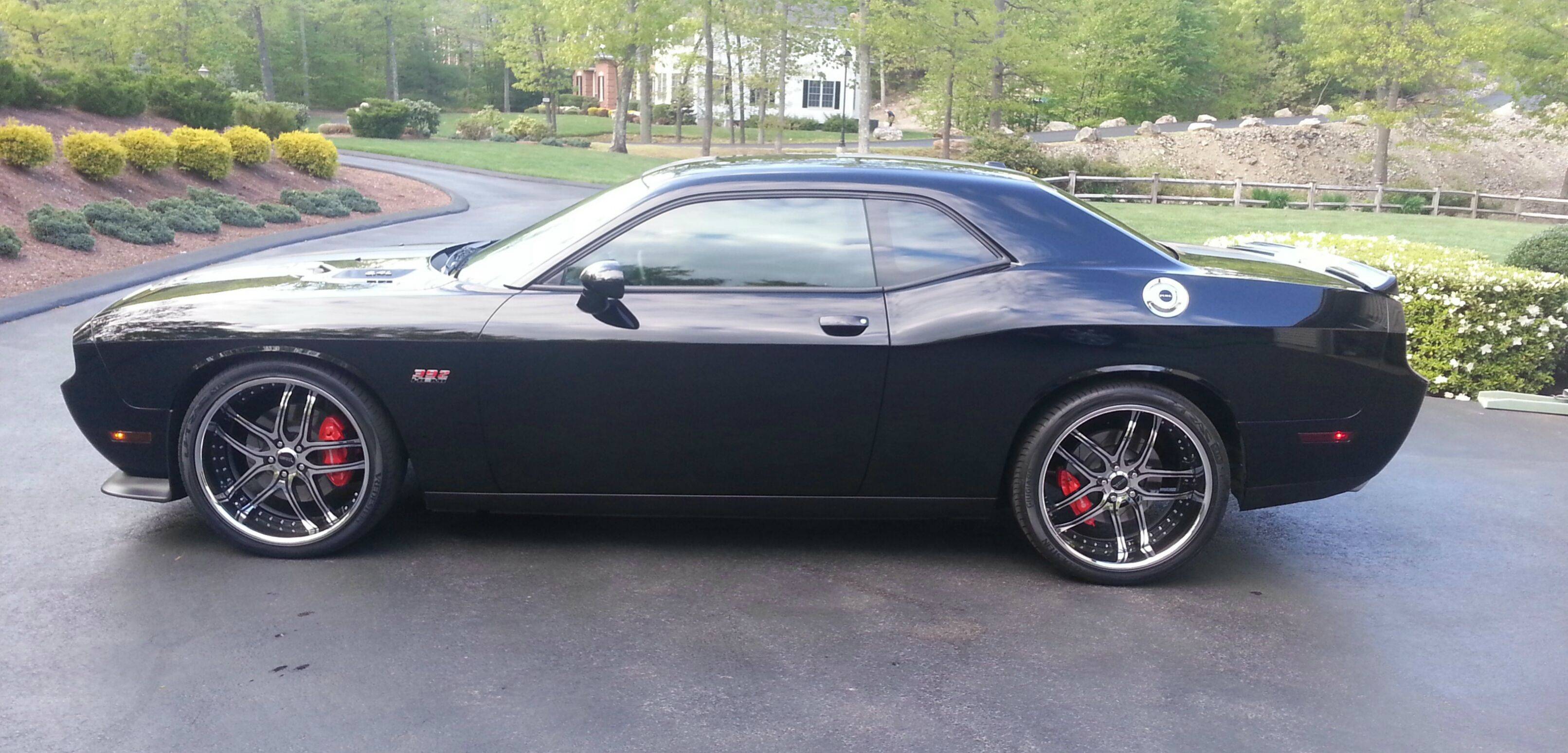 photo 4 Dodge Challenger custom wheels   22x9.0, ET , tire size 265/35 R22. 22x10.5 ET 315/30 R22