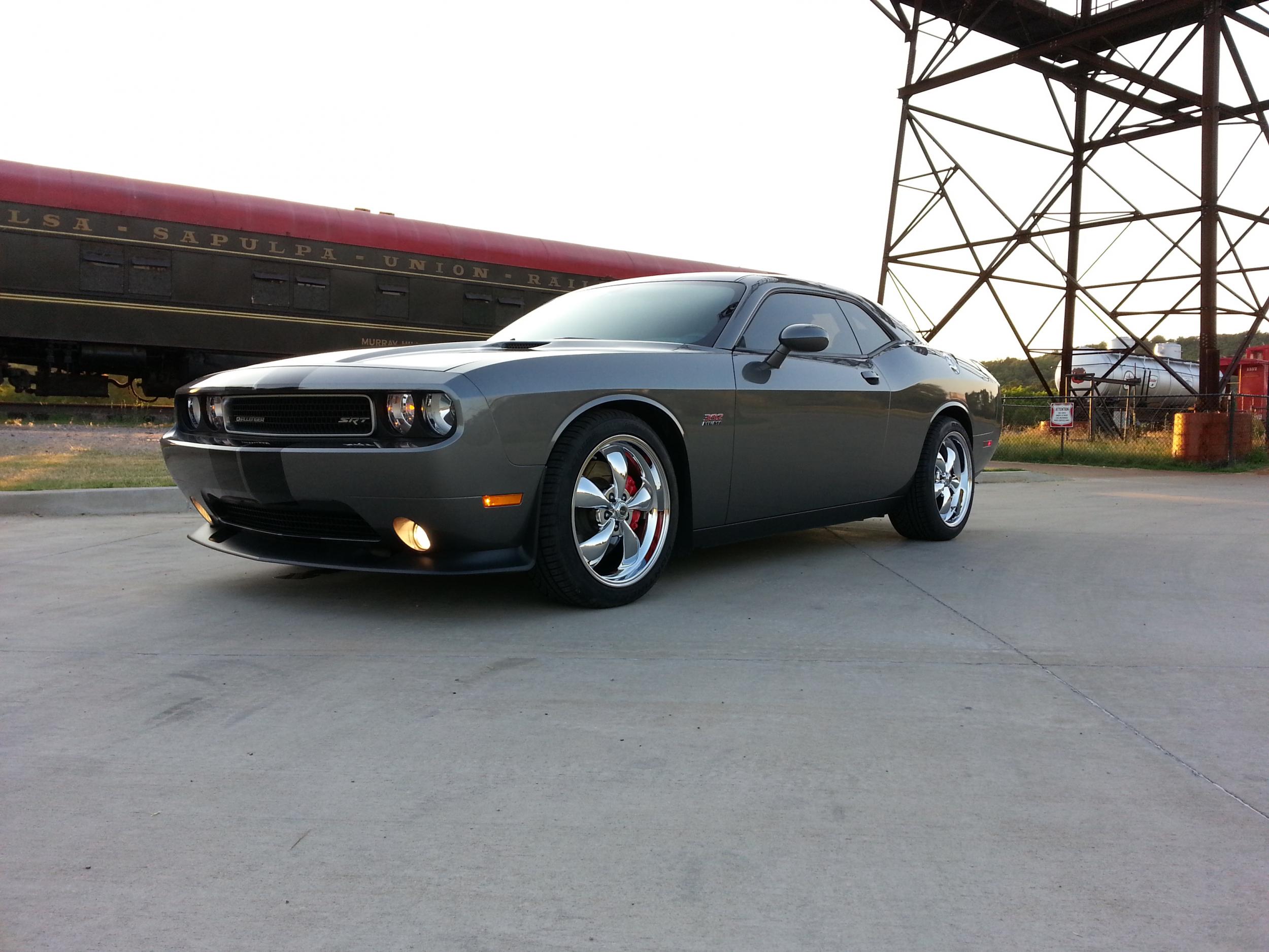photo 2 Dodge Challenger custom wheels   20x8.5, ET +18, tire size 245/45 R20. 20x10.0 ET 275/40 R20
