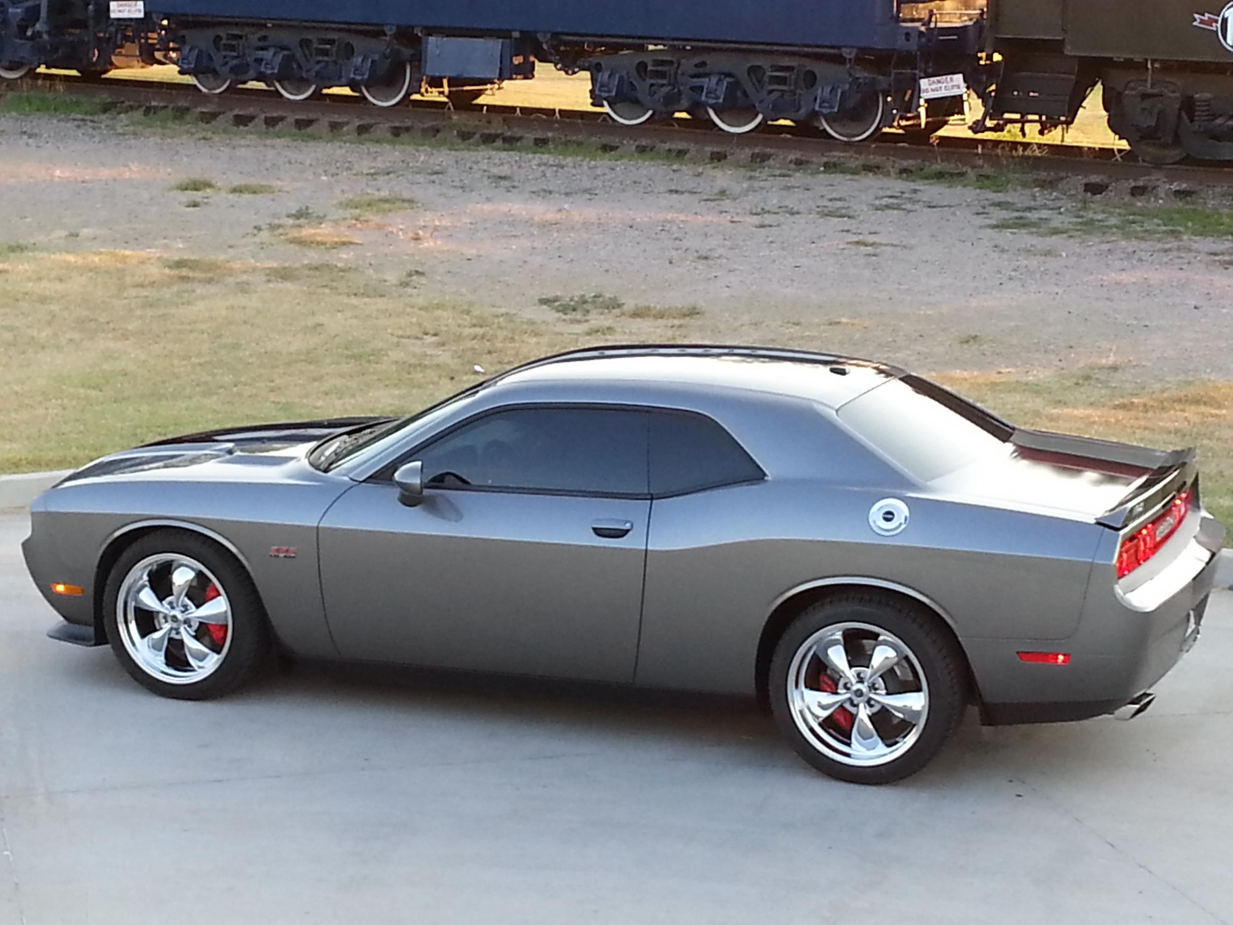 photo 4 Dodge Challenger custom wheels   20x8.5, ET +18, tire size 245/45 R20. 20x10.0 ET 275/40 R20