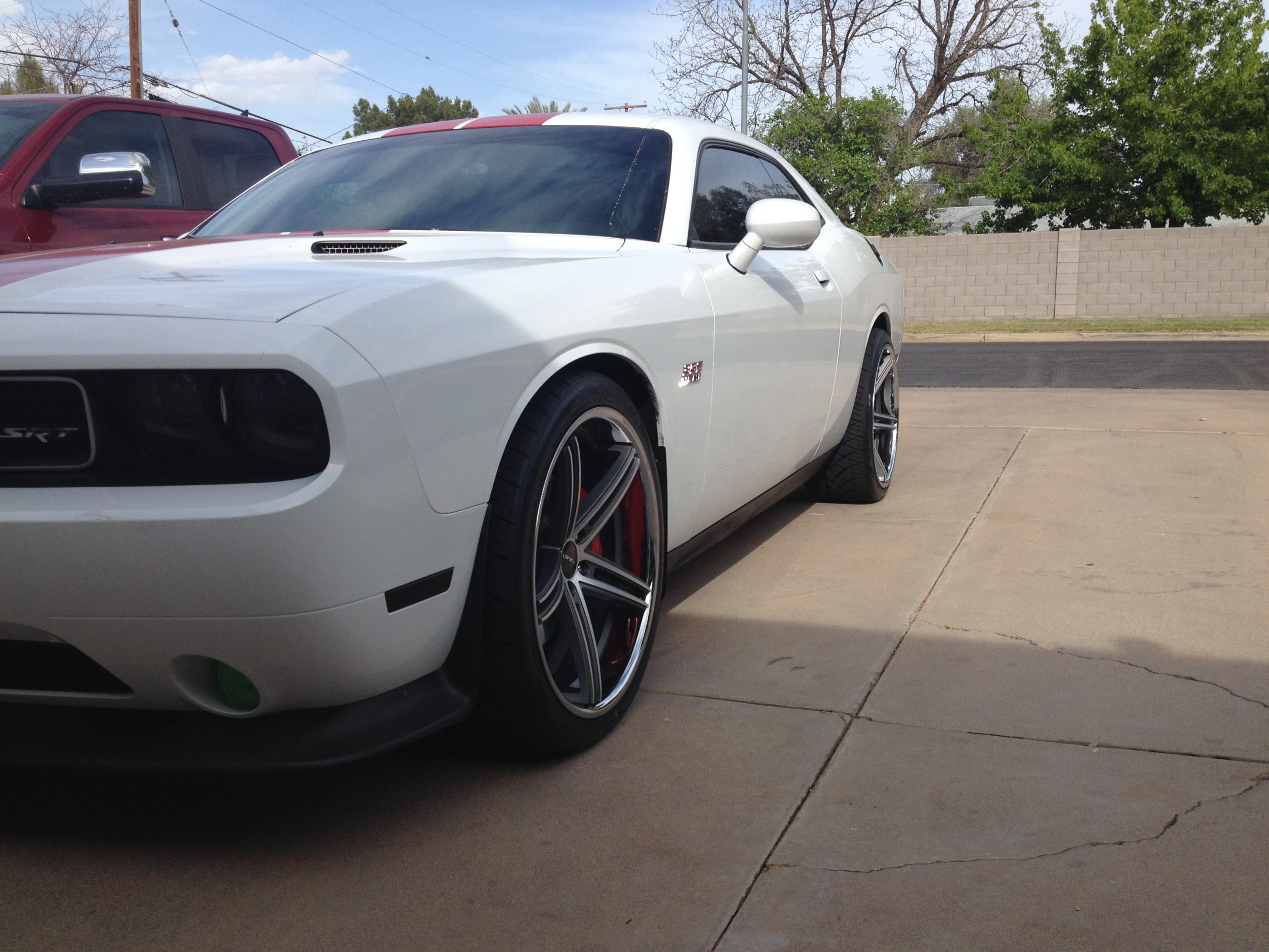 photo 1 Dodge Challenger custom wheels Lorenzo  22x9.5, ET , tire size 265/35 R22. 22x11.0 ET 295/30 R22