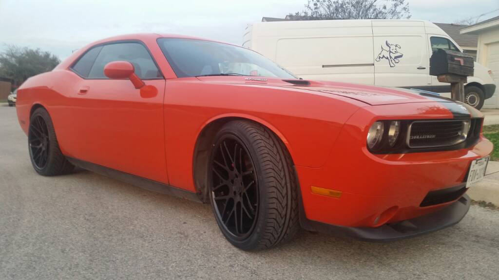 photo 2 Dodge Challenger custom wheels Vertini  22x9.0, ET , tire size 295/30 R22. 22x10.5 ET 265/35 R22