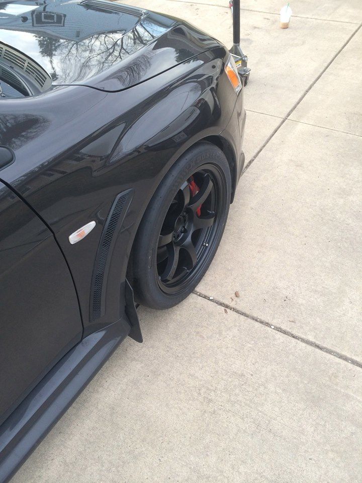 photo 3 Mitsubishi Lancer Evolution custom wheels Gram Lights 57DR 18x9.5, ET +22, tire size 275/35 R18. x ET