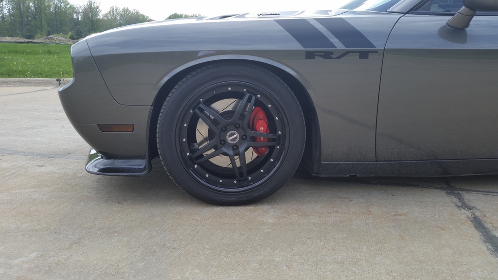 photo 4 Dodge Challenger custom wheels   20x9.0, ET , tire size 275/40 R20. 20x10.0 ET 315/35 R20