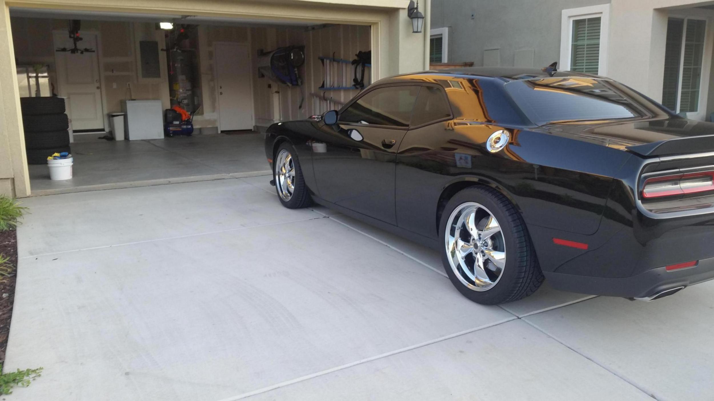 photo 3 Dodge Challenger custom wheels American Racing Torq Thrust M 20x8.5, ET , tire size 245/45 R20. 20x10.0 ET 295/40 R20