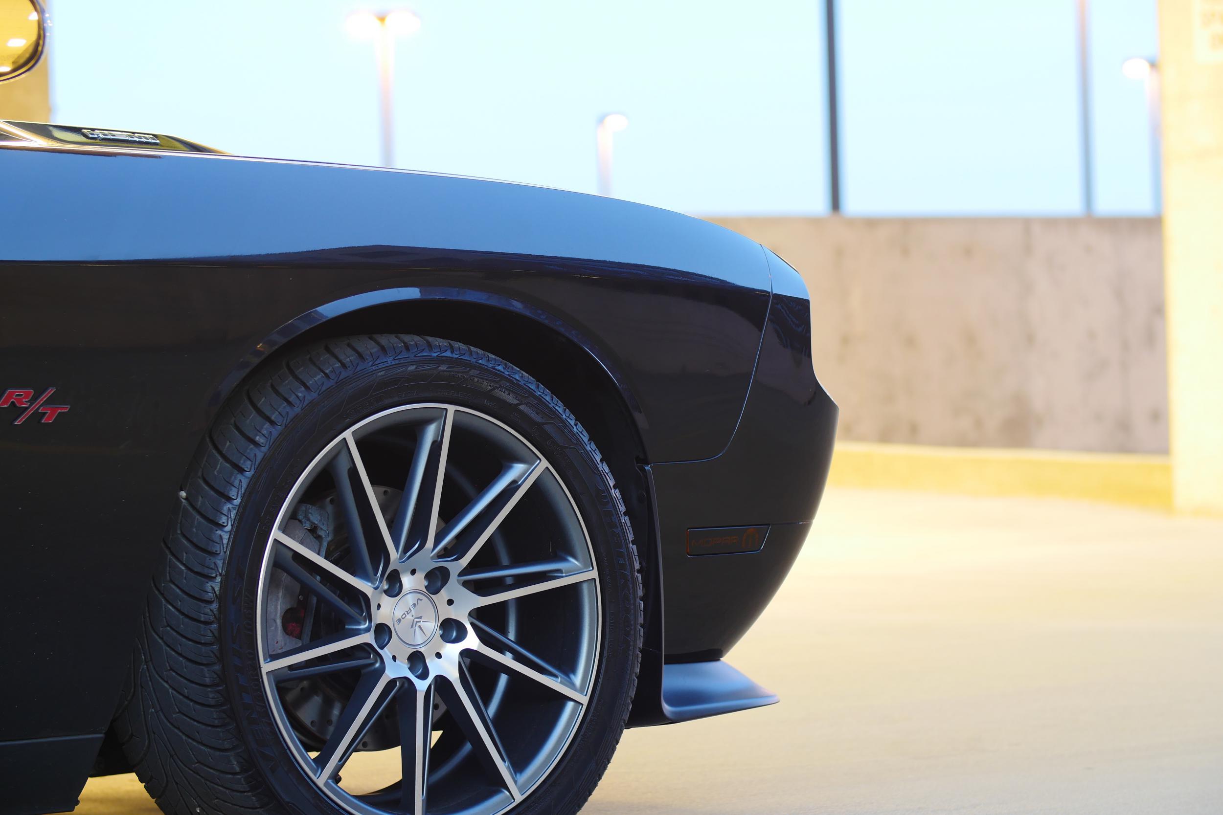 photo 1 Dodge Challenger custom wheels Verde Quantum 20x9.0, ET +20, tire size 275/40 R20. x ET