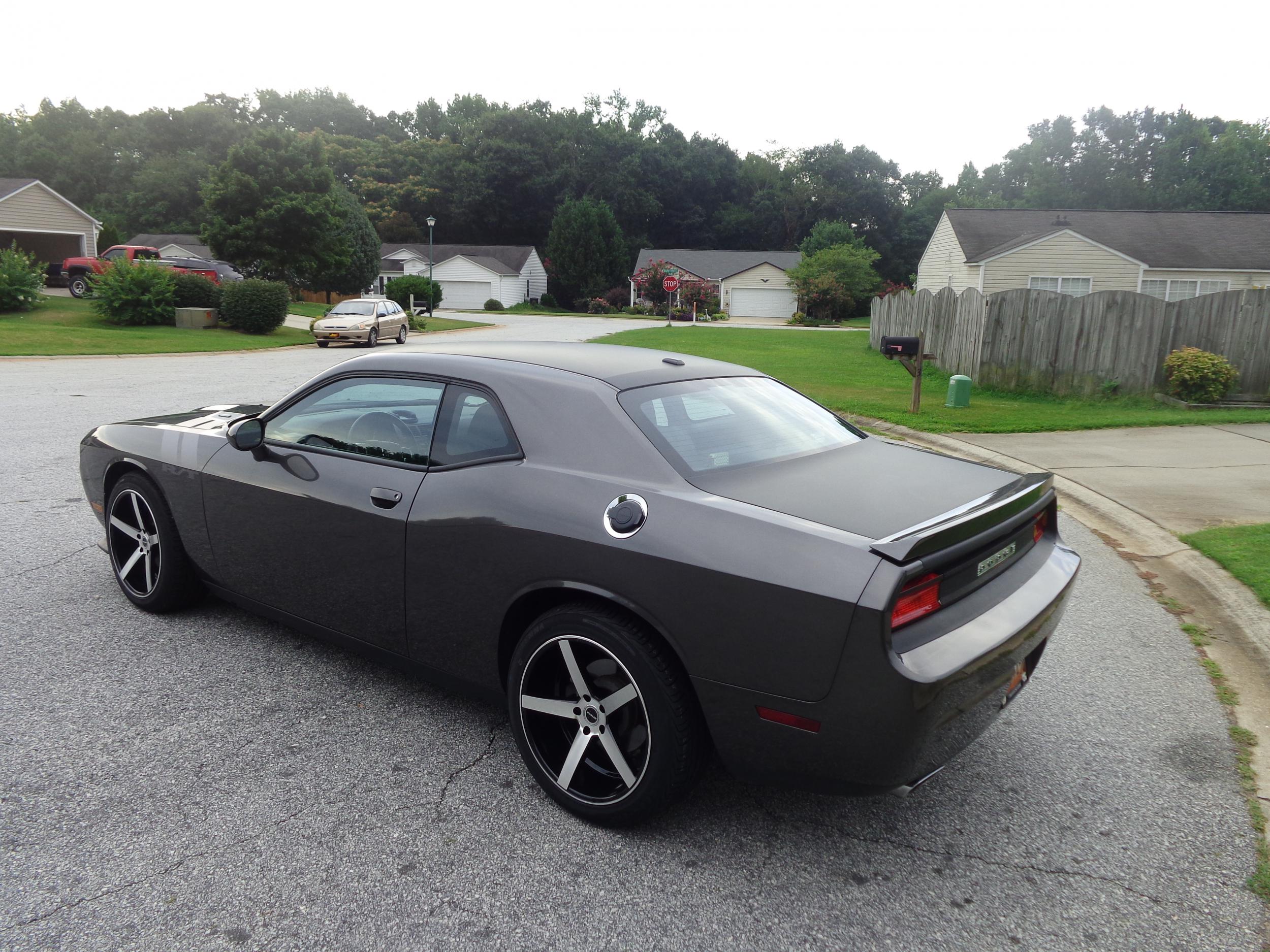 photo 2 Dodge Challenger custom wheels Strada Perfetto 20x9.5, ET , tire size 255/45 R20. x ET