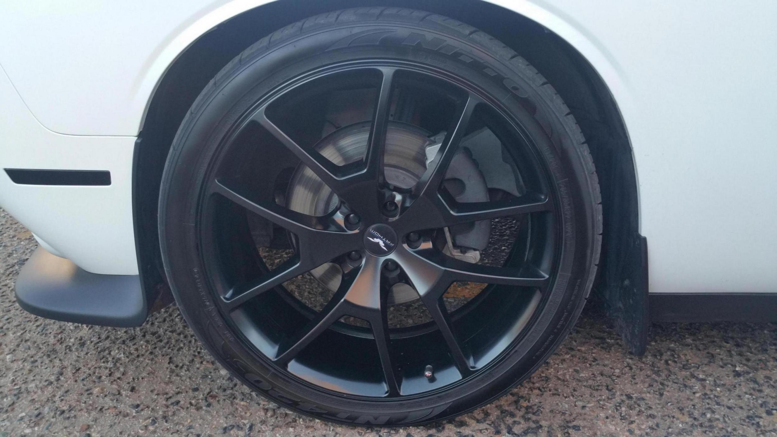 photo 3 Dodge Challenger custom wheels Fanthom FD-RA 22x9.0, ET , tire size 265/35 R22. 22x10.0 ET 295/30 R22