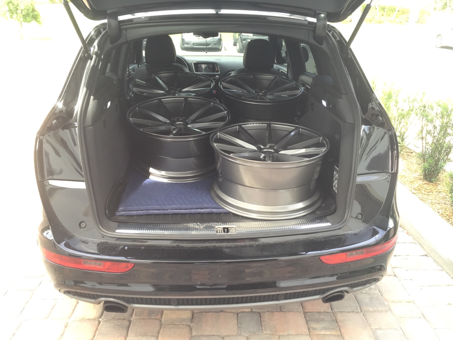 photo 2 Audi Q5 custom wheels Vossen  VFS1 22x10.5, ET +30, tire size 265/35 R22. x ET