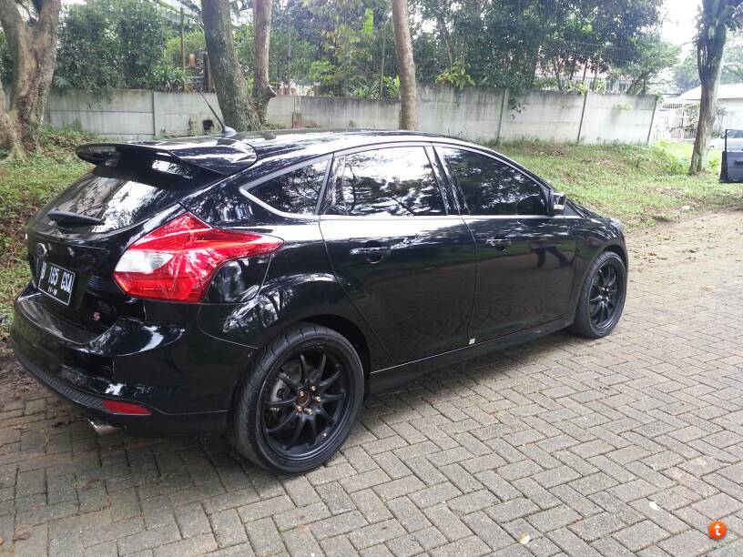 photo 1 Ford Focus custom wheels Volk CE28 18x8.0, ET , tire size 225/40 R18. x ET