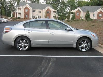 photo 1 Nissan Altima custom wheels   20x, ET , tire size 245/35 R20. x ET