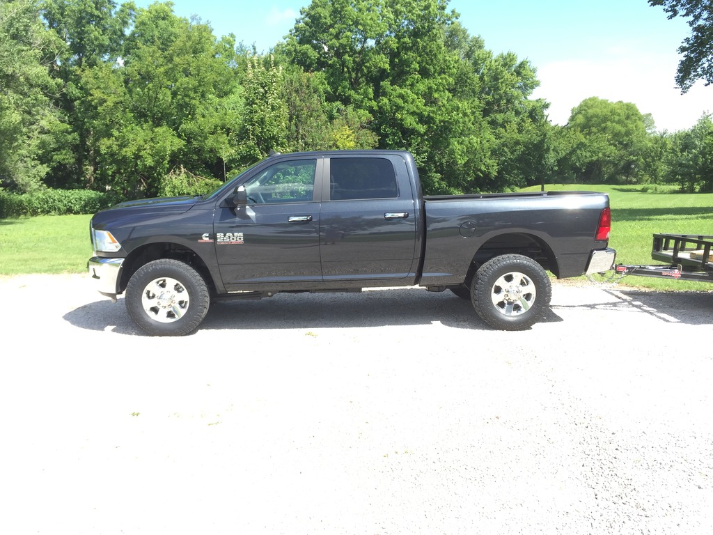 photo 1 Dodge Ram 2500 custom wheels OEM Dodge 18x, ET , tire size 295/70 R18. x ET