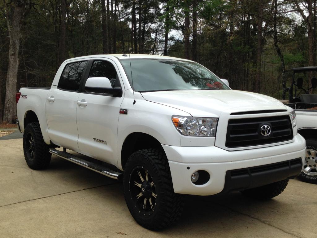 photo 1 Toyota Tundra custom wheels Fuel Nutz 20x, ET , tire size 275/65 R20. x ET 