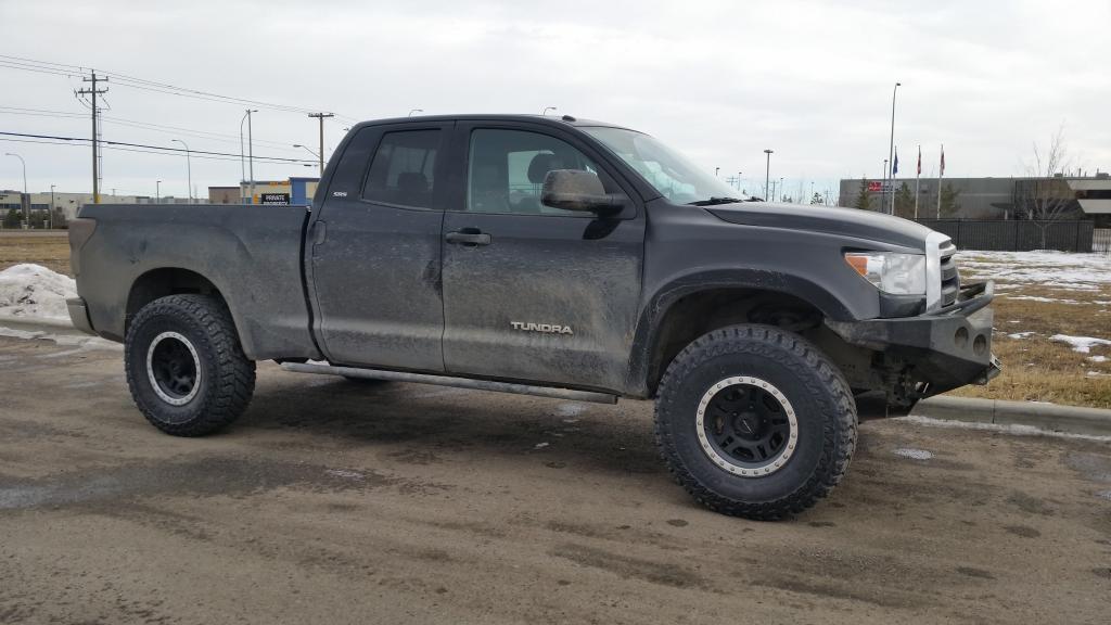 photo 1 Toyota Tundra custom wheels Pro Comp 5129 17x8.0, ET 0, tire size 315/80 R17. x ET 