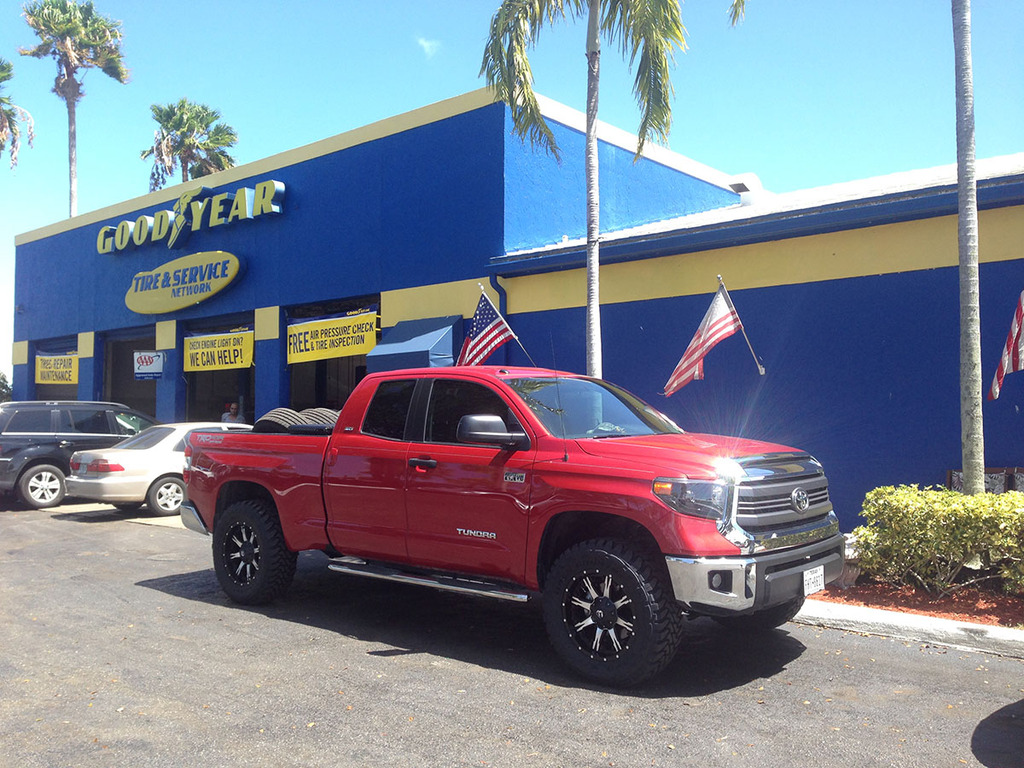 photo 1 Toyota Tundra custom wheels Fuel Nutz 20x9.0, ET +20, tire size 315/60 R20. x ET