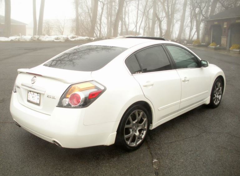 photo 2 Nissan Altima custom wheels Altima SE-R   18x, ET , tire size 225/45 R18. x ET