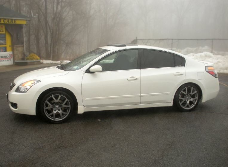 photo 3 Nissan Altima custom wheels Altima SE-R   18x, ET , tire size 225/45 R18. x ET