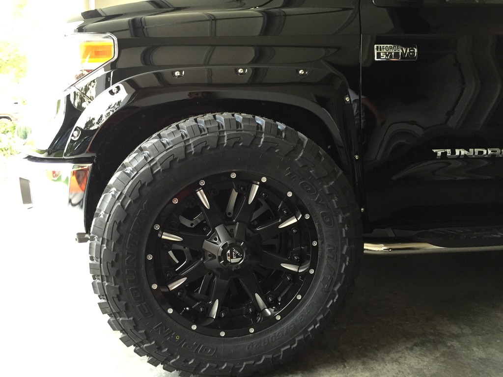 photo 1 Toyota Tundra custom wheels Fuel Nutz 20x9.0, ET , tire size 315/60 R20. x ET