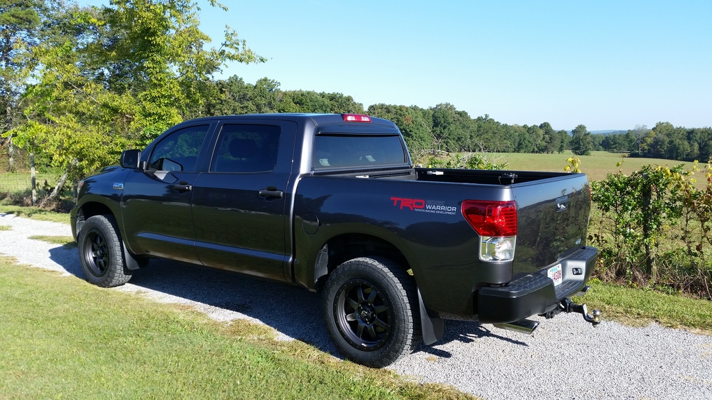 photo 2 Toyota Tundra custom wheels Fuel Trophy 20x9.0, ET +20, tire size 275/60 R20. x ET