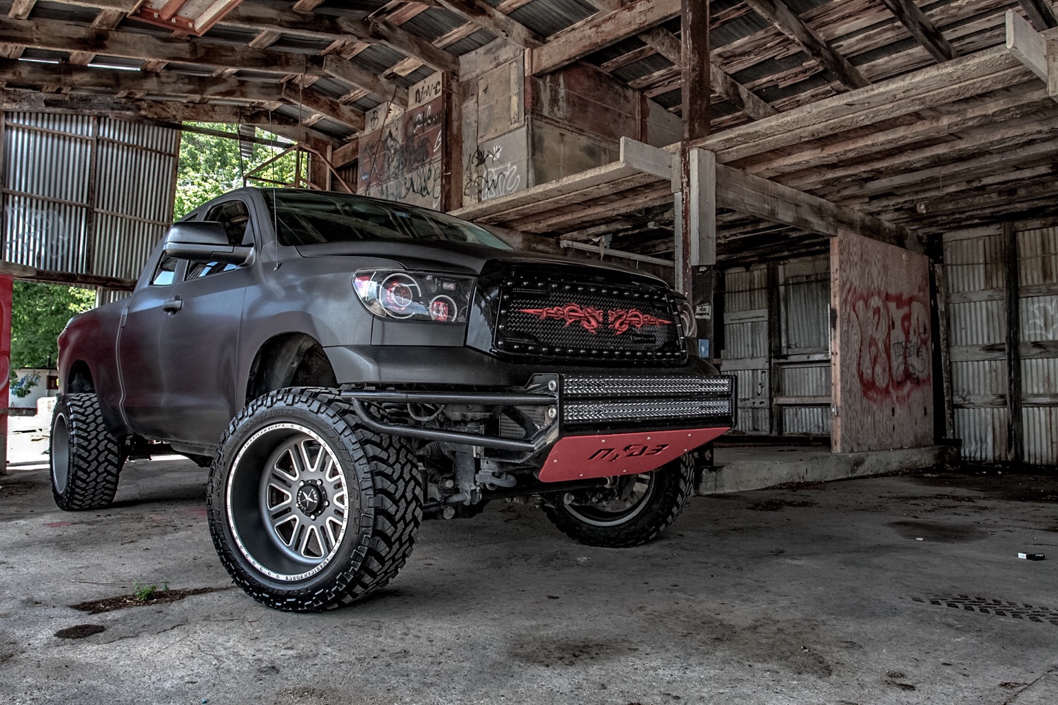 photo 2 Toyota Tundra custom wheels American Force Alpha SF8 22x12.0, ET -44, tire size 325/50 R22. x ET