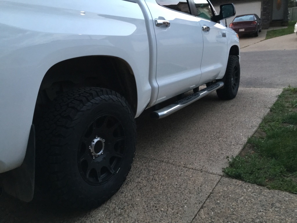 photo 1 Toyota Tundra custom wheels Method Roost 18x, ET +18, tire size 285/65 R18. x ET