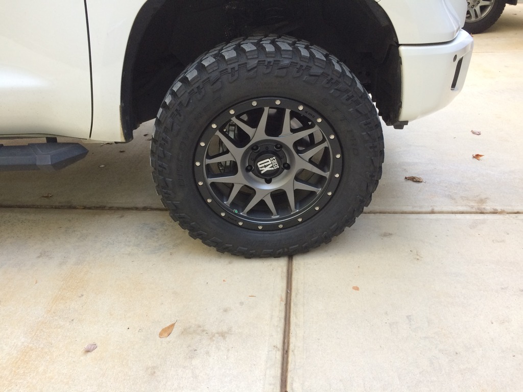photo 1 Toyota Tundra custom wheels KMC XD 20x9.0, ET +18, tire size 295/60 R20. x ET
