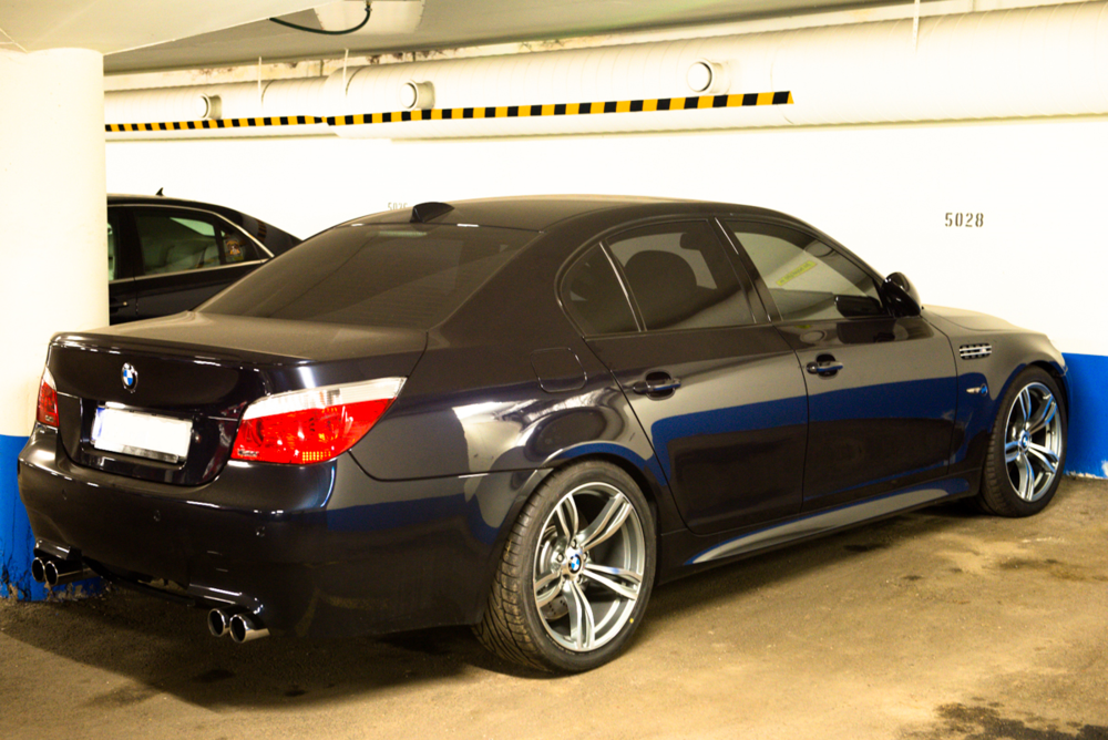 photo 1 BMW M5 custom wheels OEM BMW  19x8.5, ET , tire size 295/35 R19. 19x9.5 ET 255/40 R19