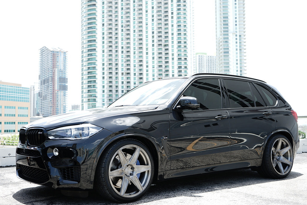 photo 1 BMW X5 M custom wheels Velos S6 22x10.5, ET , tire size X R22. 22x12.0 ET