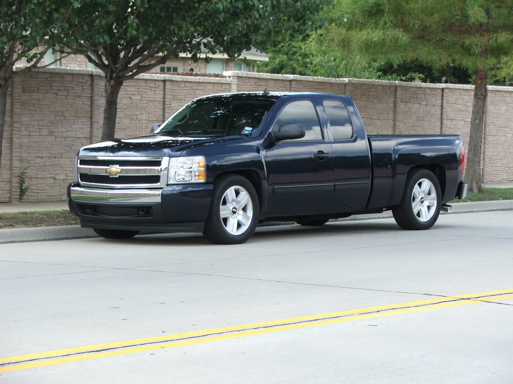 photo 1 Chevrolet Silverado 1500 custom wheels OEM Chevrolet 20x, ET , tire size 275/55 R20. x ET
