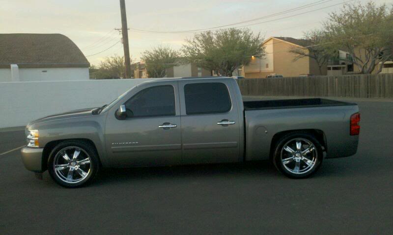 photo 1 Chevrolet Silverado 2500HD custom wheels   22x9.0, ET +30, tire size 305/40 R22. x ET 