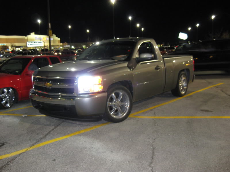 photo 1 Chevrolet Silverado 1500 custom wheels 20x, ET , tire size 275/45 R20. x ET