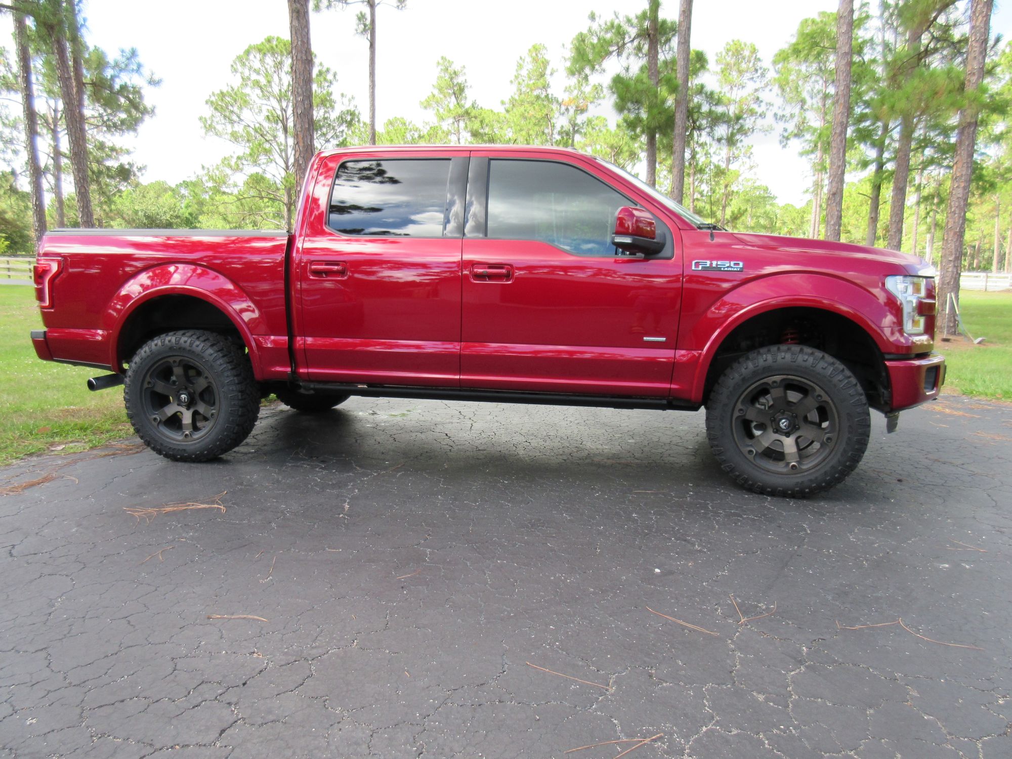 photo 2 Ford F-150 custom wheels Fuel Beast 20x9.0, ET +20, tire size 285/60 R20. x ET