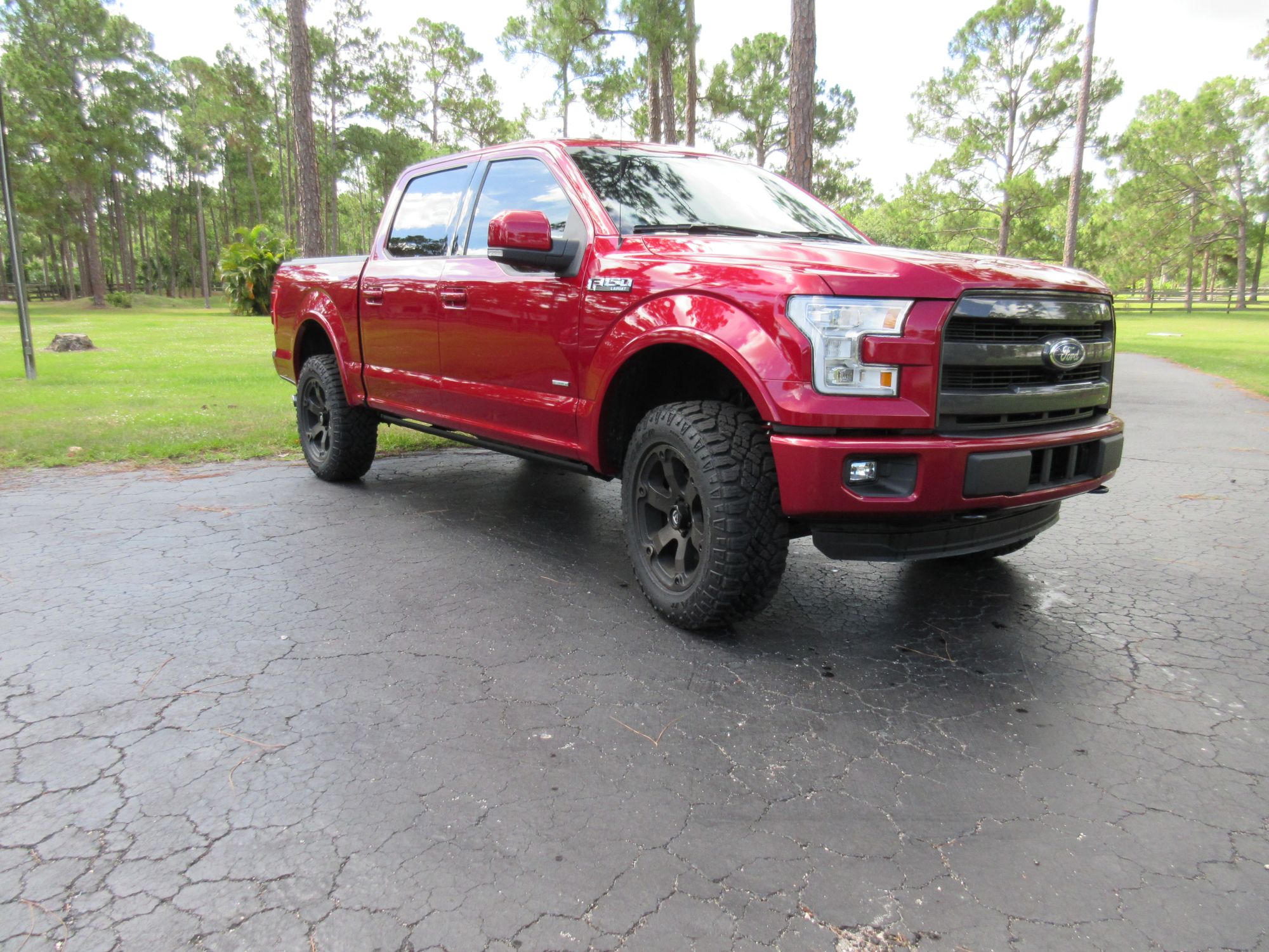 photo 1 Ford F-150 custom wheels Fuel Beast 20x9.0, ET +20, tire size 285/60 R20. x ET