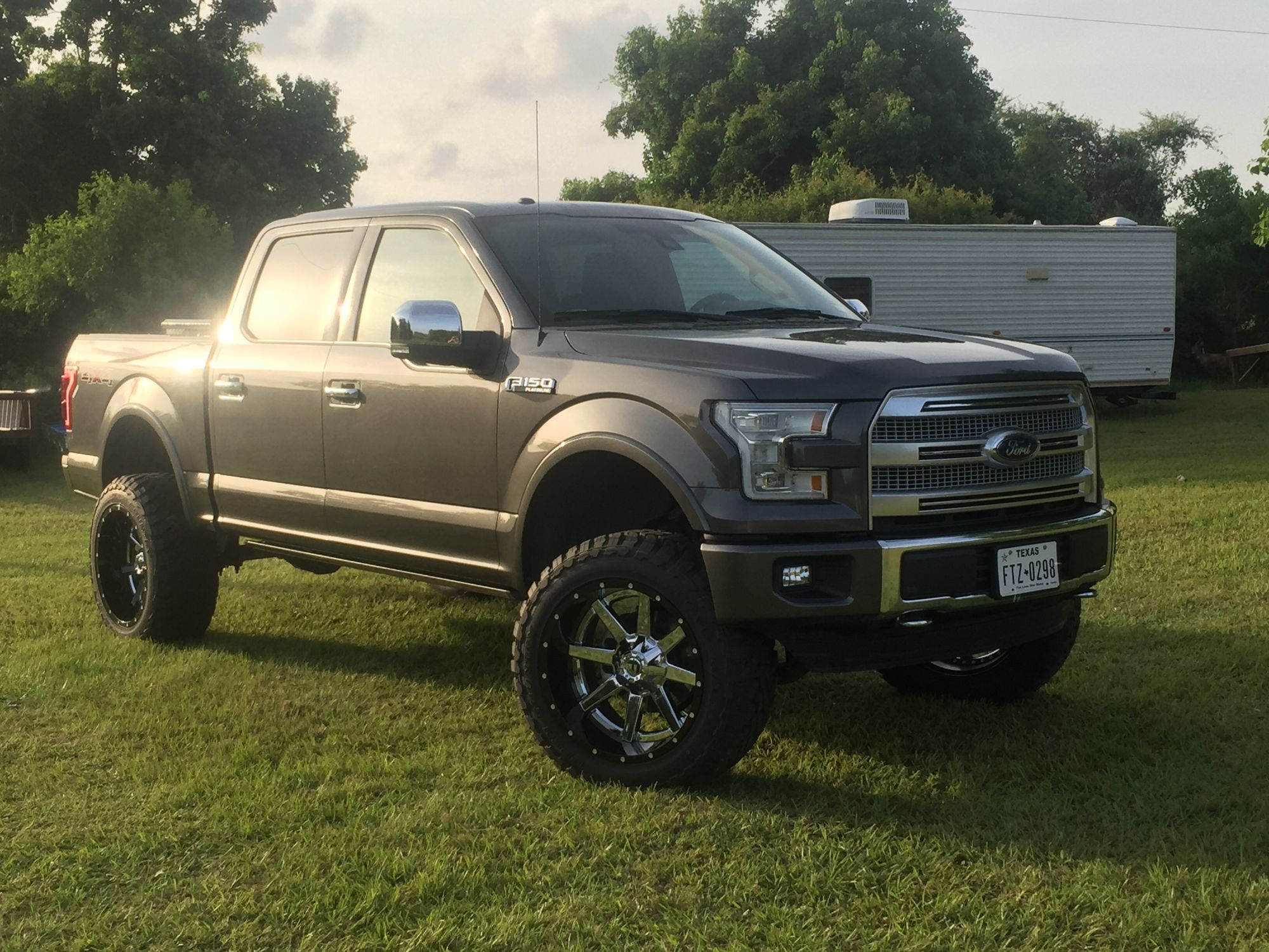 photo 2 Ford F-150 custom wheels Fuel Maverick 22x12.0, ET -44, tire size 315/50 R22. x ET 