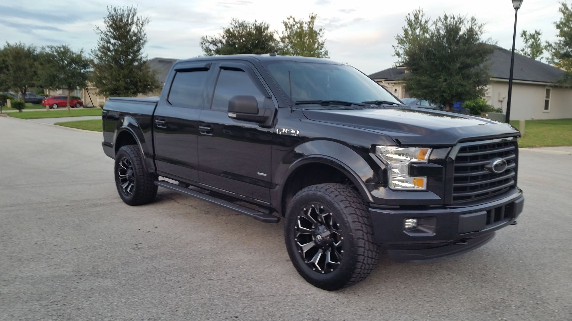 photo 1 Ford F-150 custom wheels Fuel Assault 20x9.0, ET 0, tire size 305/55 R20. x ET 