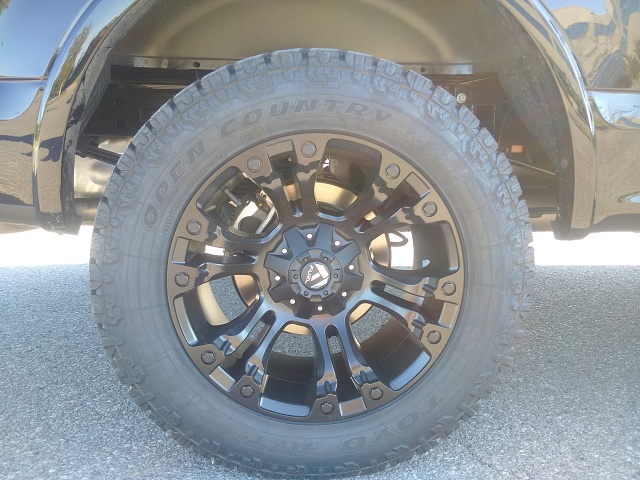 photo 1 Ford F-150 custom wheels Fuel Vapor 20x9.0, ET +1, tire size 305/55 R20. x ET