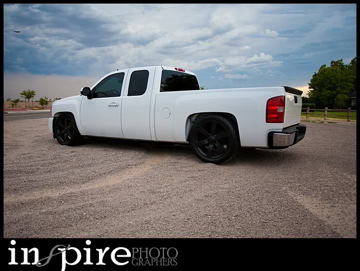 photo 1 Chevrolet Silverado 2500HD custom wheels OEM Chevrolet SS Replica 22x, ET , tire size 285/45 R22. x ET 