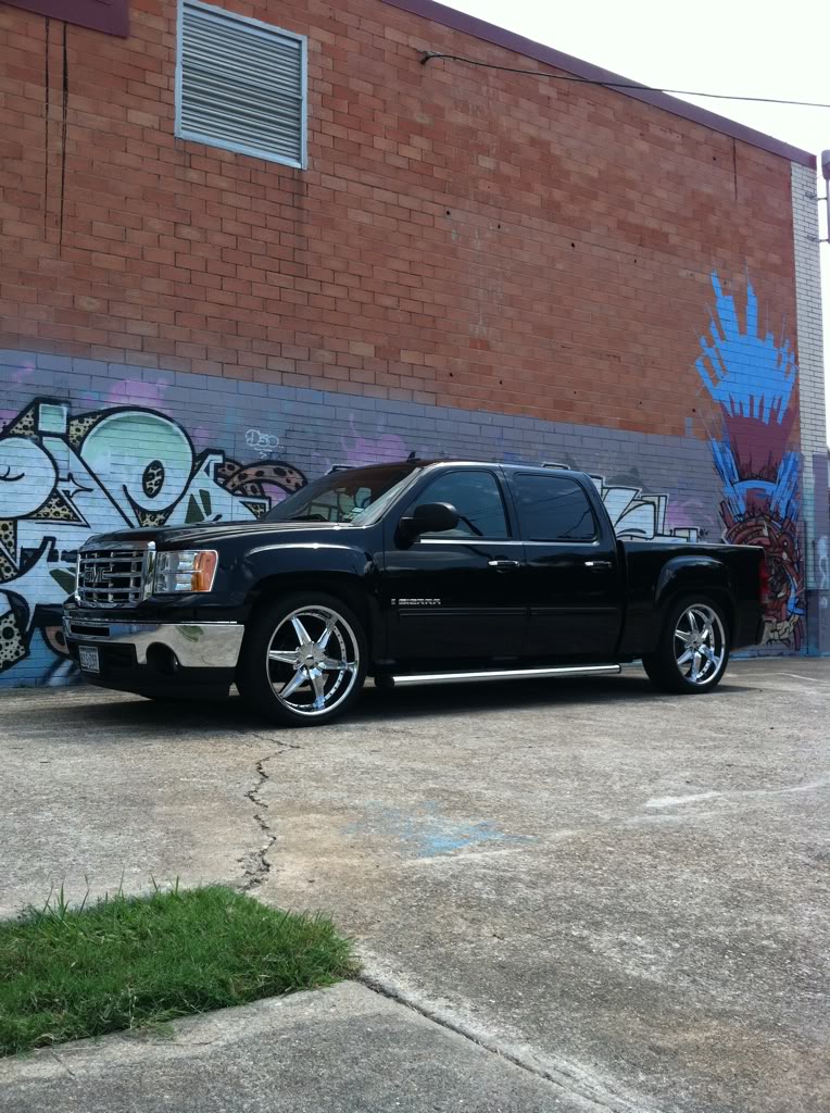 photo 3 GMC Sierra 2500HD custom wheels   24x, ET , tire size 305/ R24. x ET 
