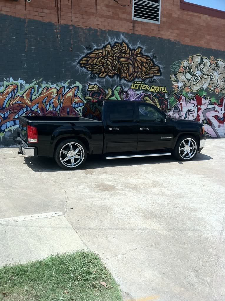 photo 2 GMC Sierra 2500HD custom wheels   24x, ET , tire size 305/ R24. x ET 