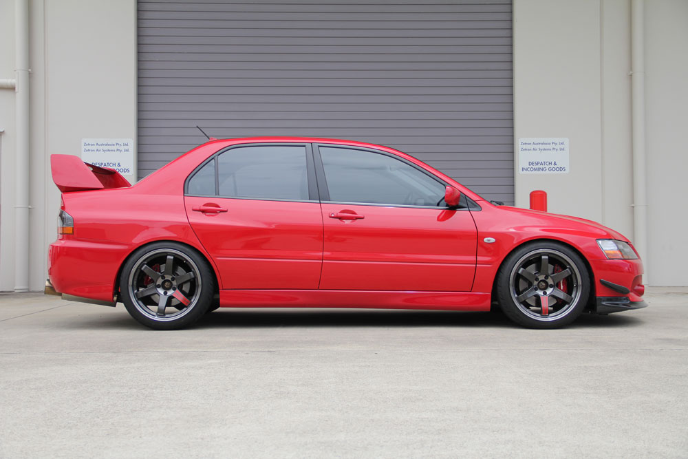 photo 2 Mitsubishi Lancer Evolution custom wheels Rays Volk TE37SL 18x9.5, ET +22, tire size 235/40 R18. x ET