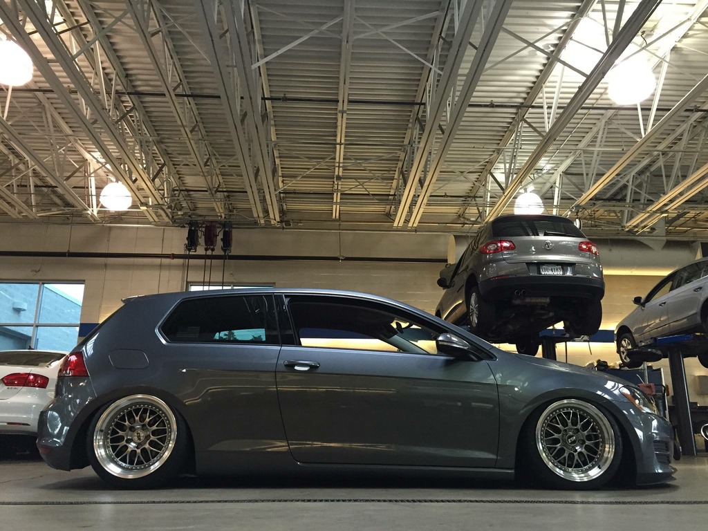 photo 1 Volkswagen GTI custom wheels ESR SR01  17x8.5, ET +25, tire size 215/40 R17. 19x9.5 ET+22